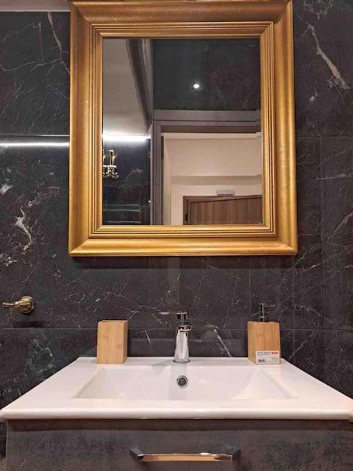 Royal Blue Grand Suite No 4 Piraeus Port 외부 사진